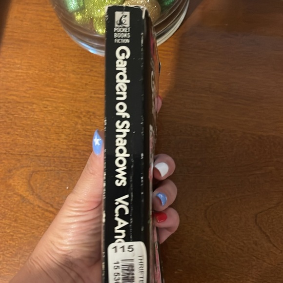 VC Andrews “Garden of Shadows” - Picture 3 of 3